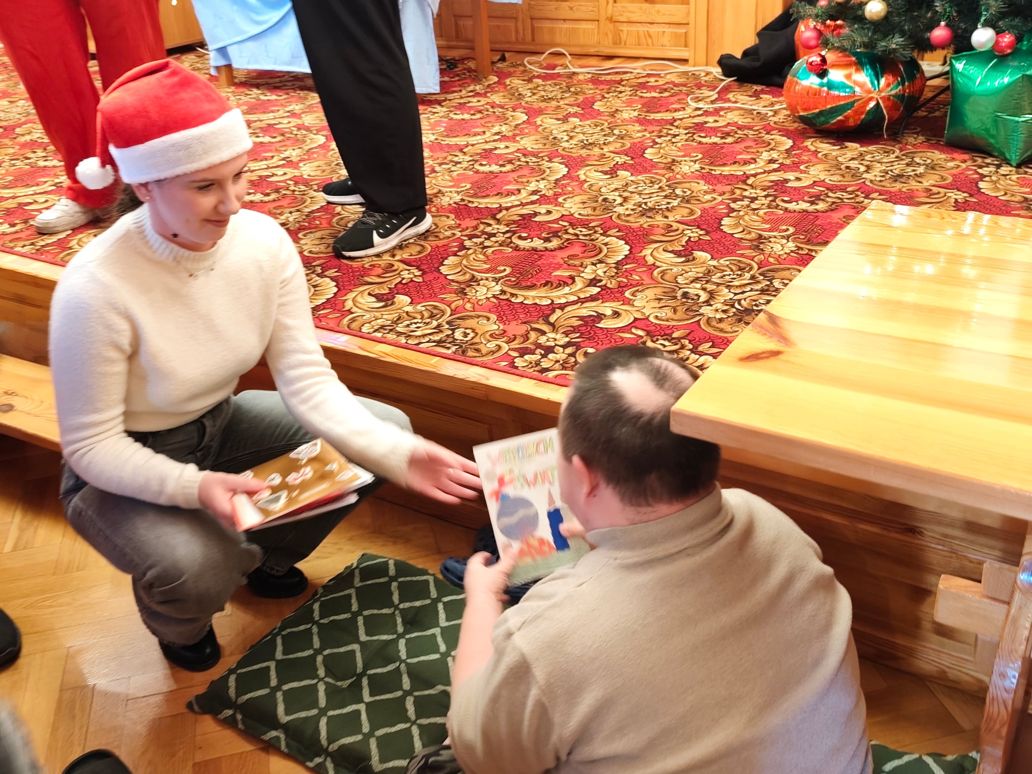 Wizyta uczniów Staszicówki w Domu Pomocy Społecznej w Kurozwękach