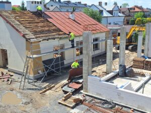 Rozbiórka dachu starej spawalni