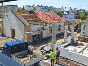 Rozbiórka dachu starej spawalni