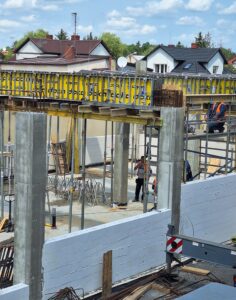 Plac budowy BCU. Widać budowę ścian budynku