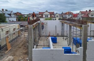 Plac budowy BCU. Widać budowę ścian budynku