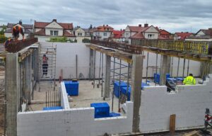 Plac budowy BCU. Widać budowę ścian budynku