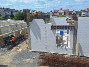 Plac budowy BCU. Widać budowę ścian budynku