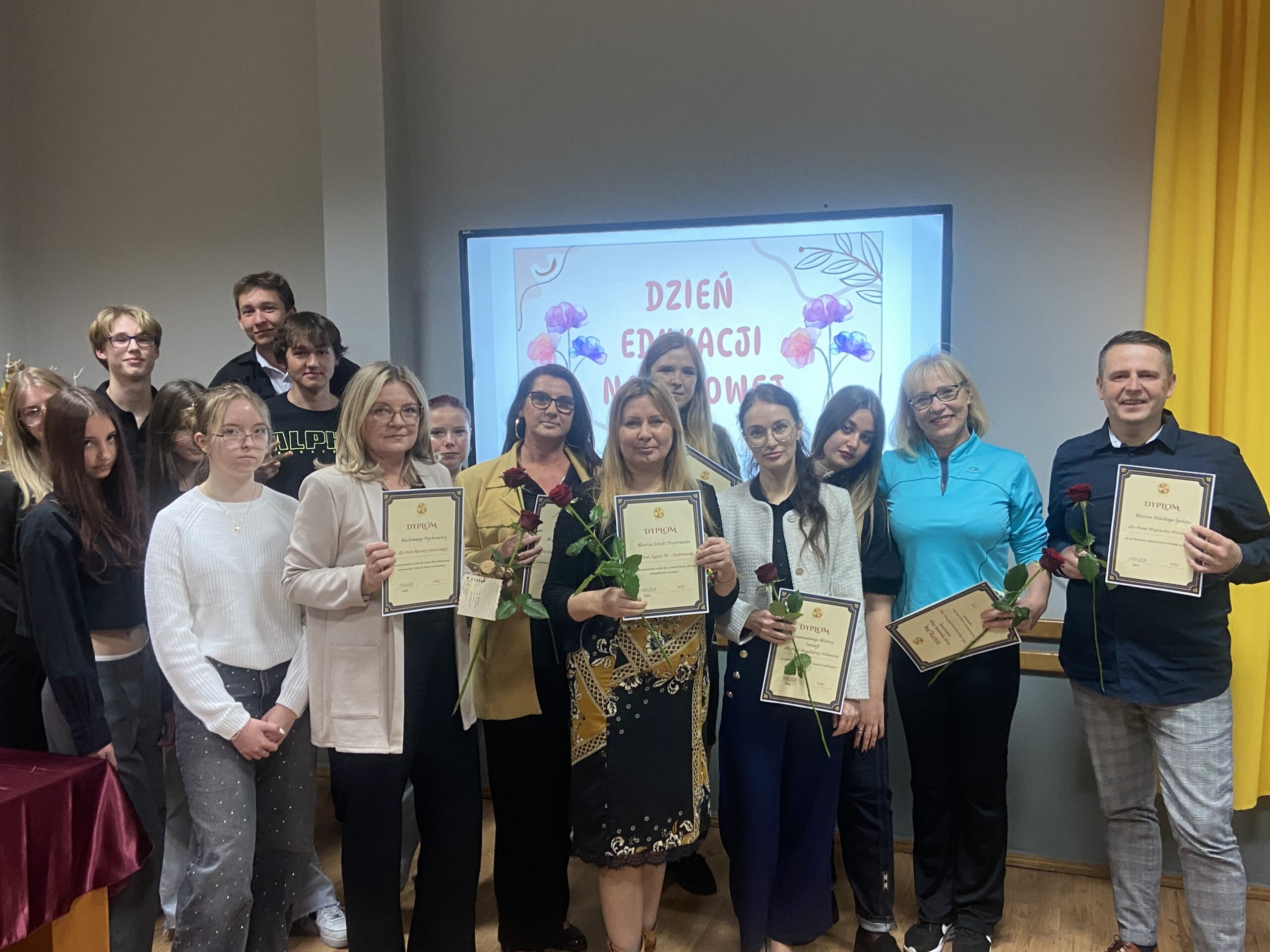 Młodzież podczas występu.