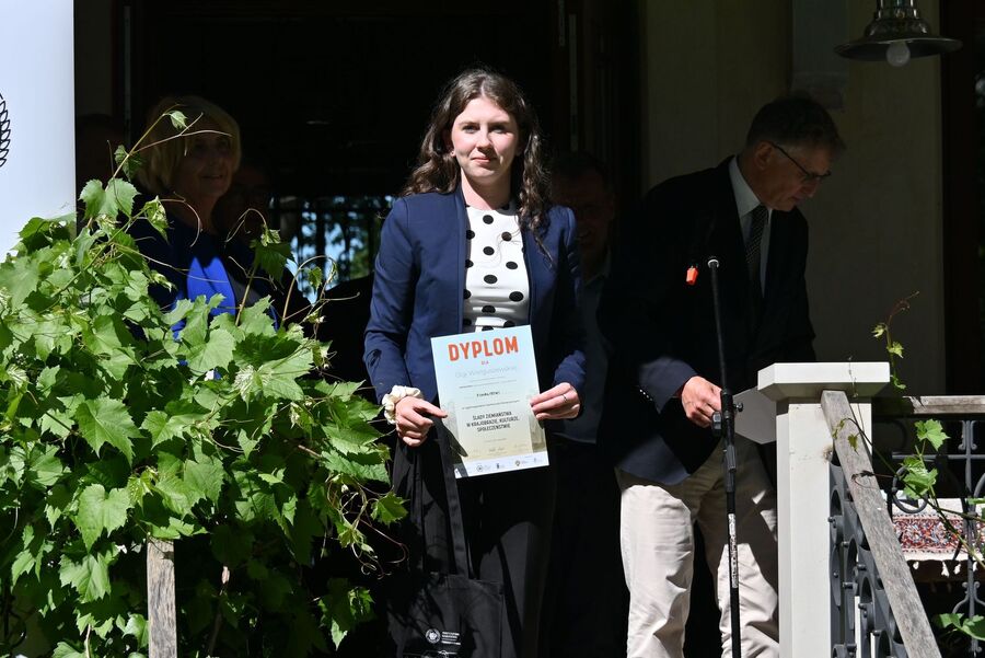 Olga Wielguszewska - laureatka konkursu w kategorii - praca pisemna